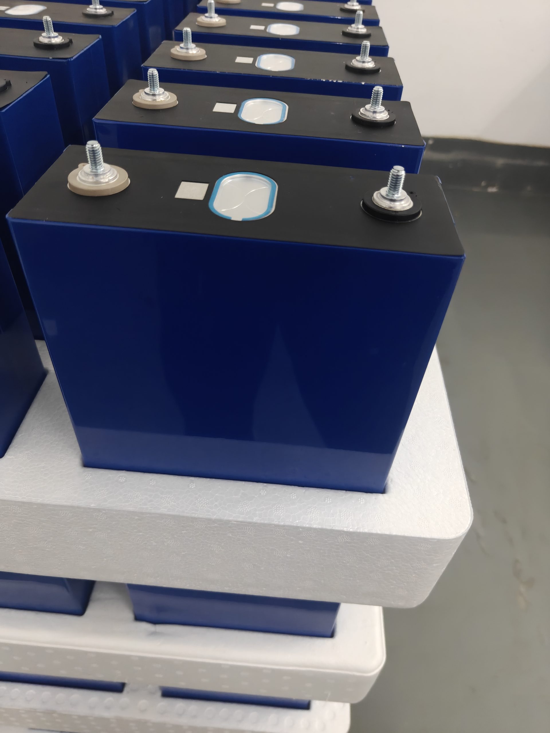 HiNa sodium ion battery cell for low temperature ESS systems